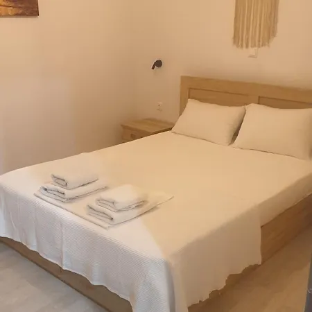 Errika Apartment *